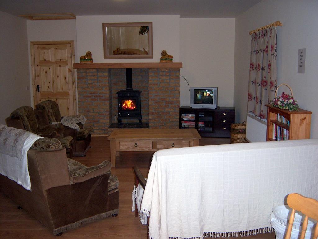 Valley Lodge Room Only Guest House Claremorris Room photo